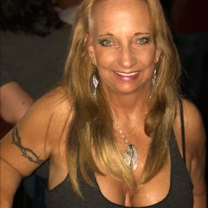 Meet your Posher, Joan